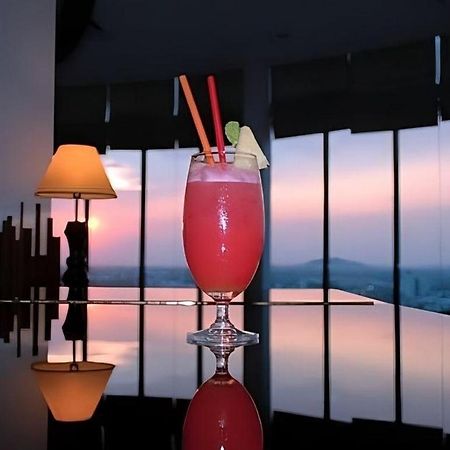 River City Hotel Mukdahan Esterno foto