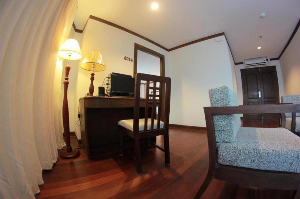 River City Hotel Mukdahan Esterno foto
