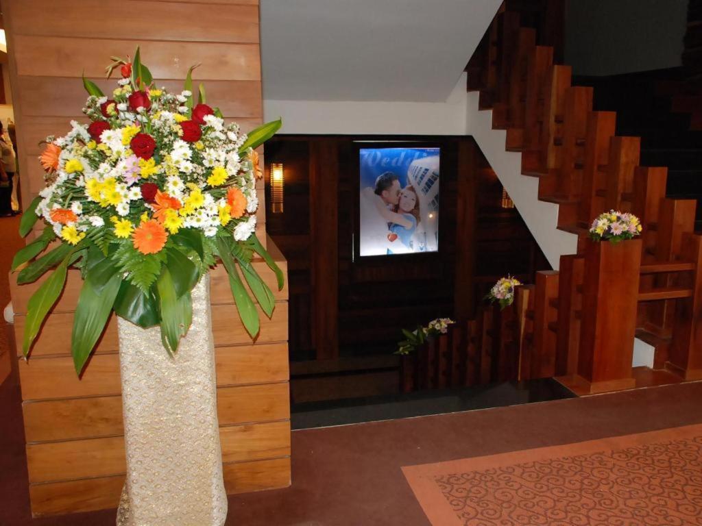 River City Hotel Mukdahan Esterno foto