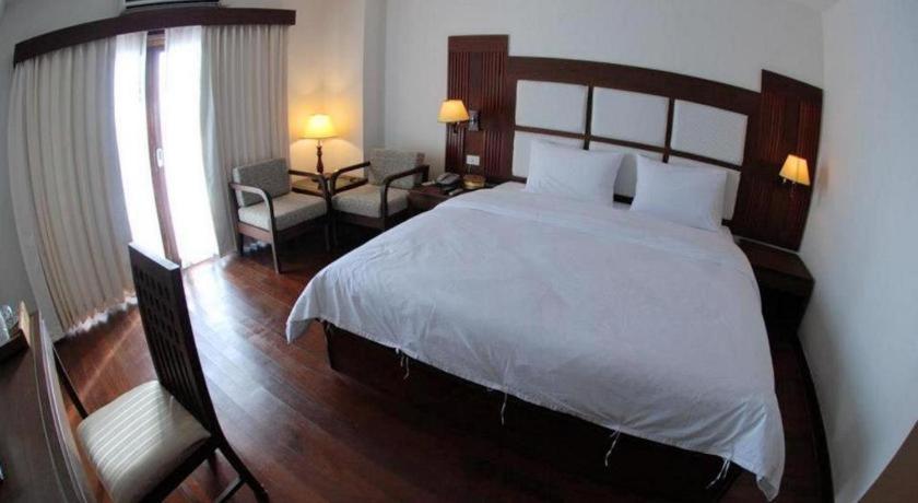 River City Hotel Mukdahan Esterno foto